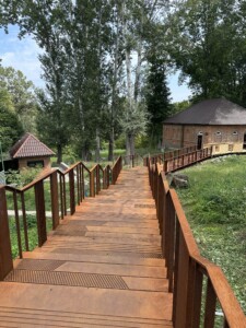 Міст з кортену